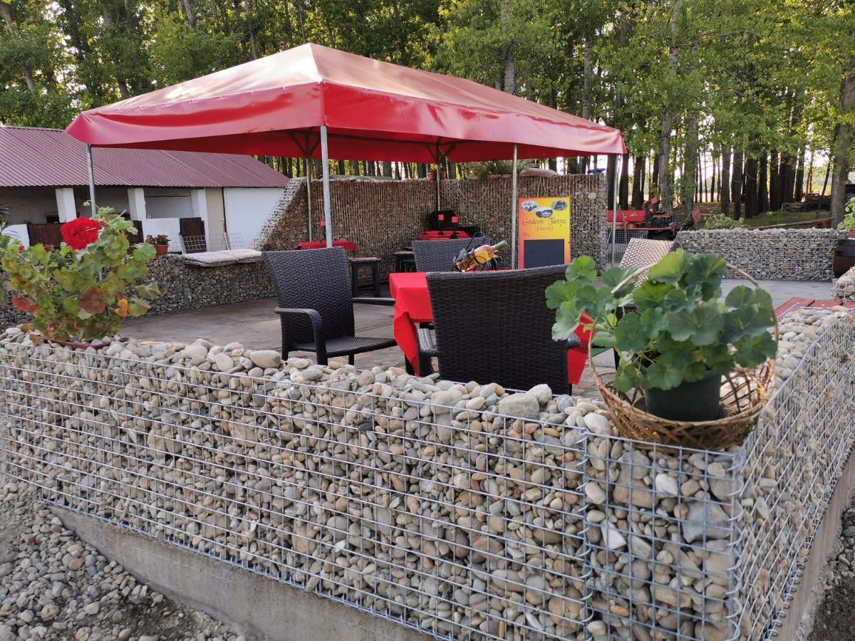 Gedeon Tanya Panzio Guest House Jakabszállás Eksteriør bilde