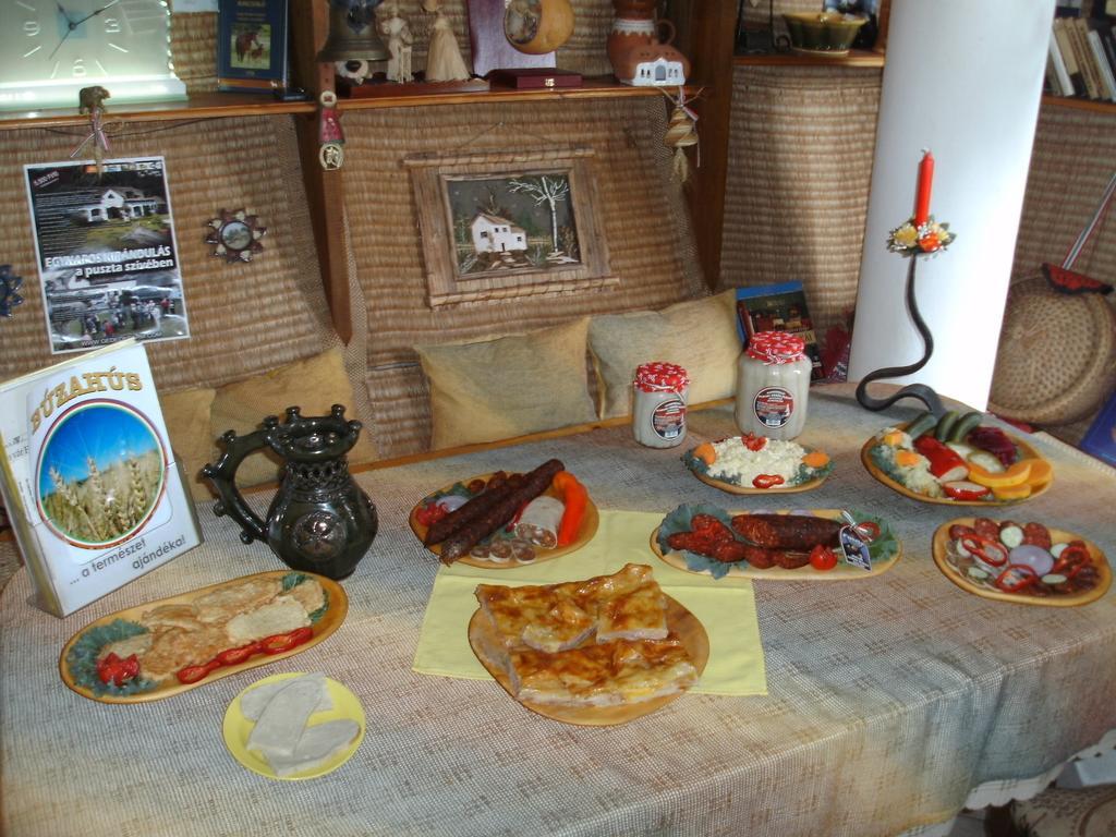 Gedeon Tanya Panzio Guest House Jakabszállás Eksteriør bilde
