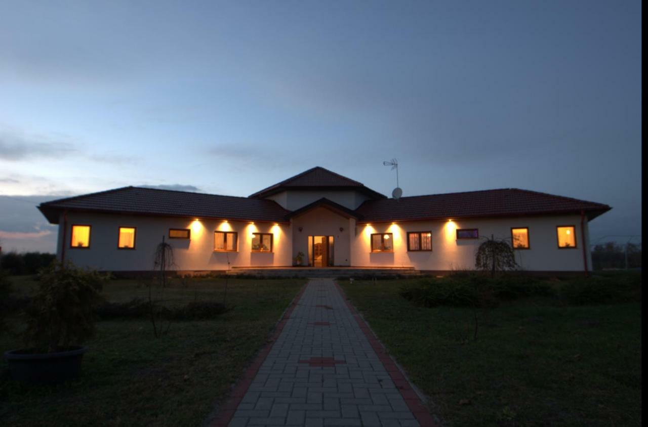 Gedeon Tanya Panzio Guest House Jakabszállás Eksteriør bilde